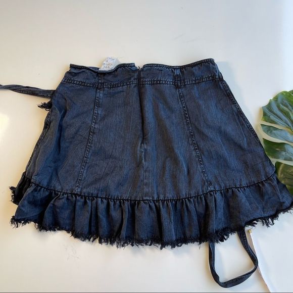 Free people 10 Jean Ruffle Wrap Skirt Dark Wash Fringe Boho Sexy Adjustable - Picture 8 of 11